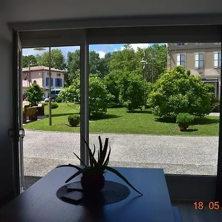 Rdc Au Coeur Du Village Apartment Soual