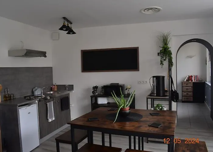 Rdc Au Coeur Du Village *